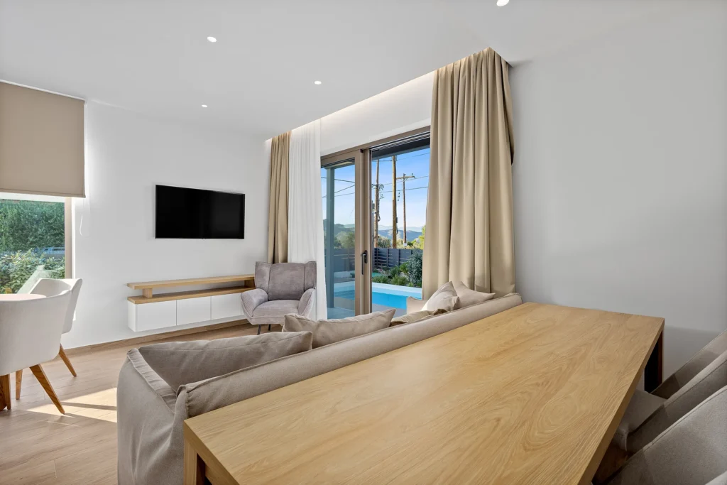 Saronia Estate 1