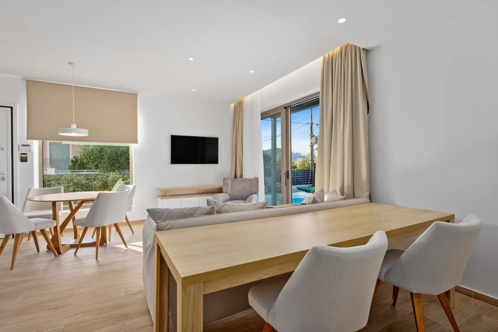 Saronia Estate 1