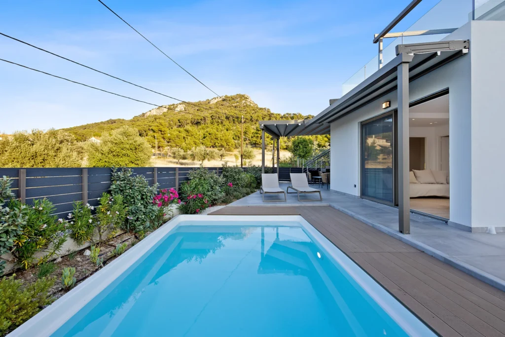 Saronia Estate 1