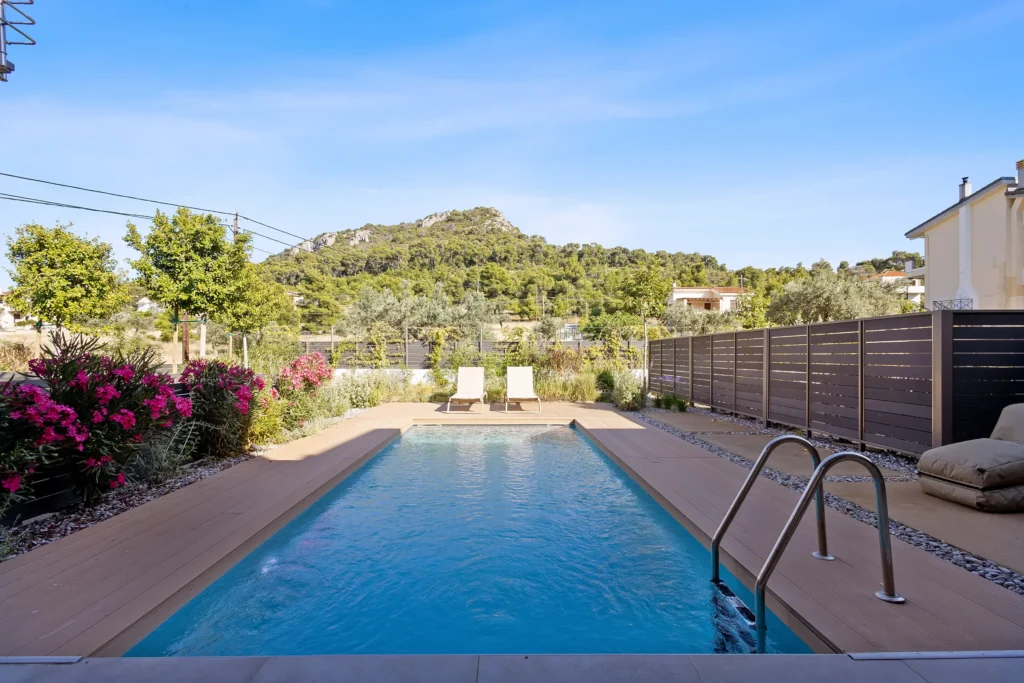 Saronia Estate 2