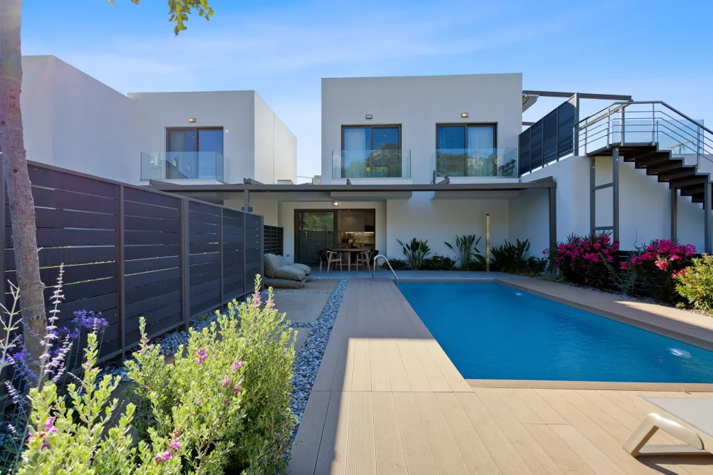 Saronia Estate 2