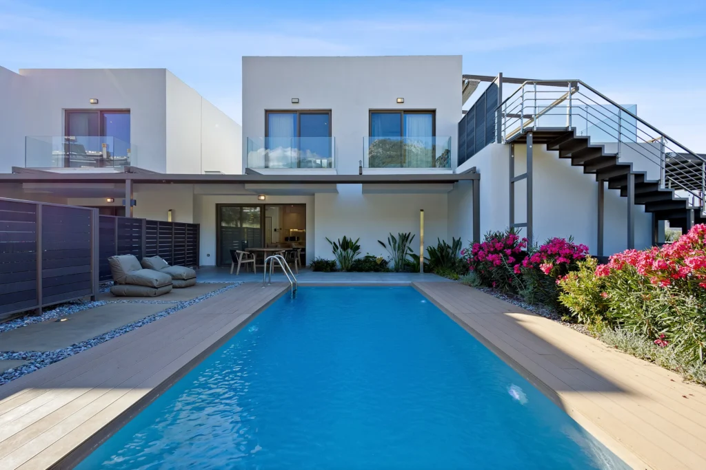Saronia Estate 2