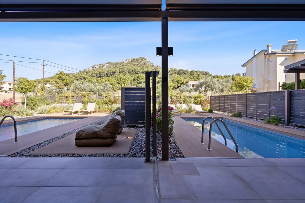 Saronia Estate 2