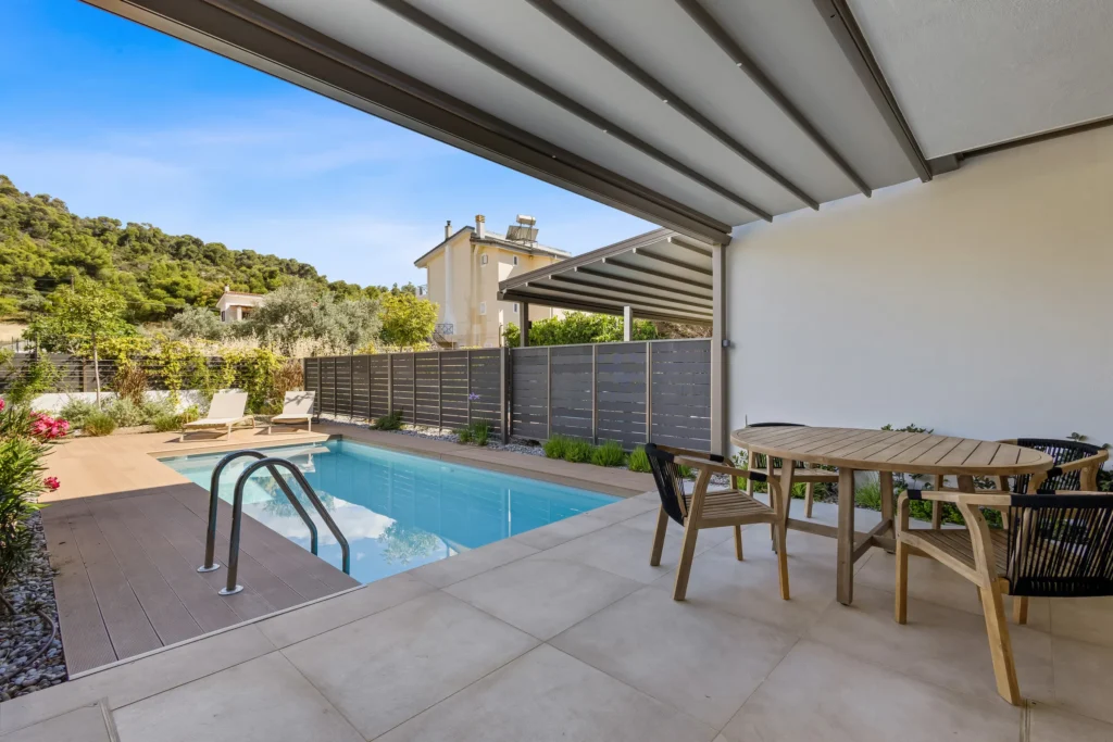 Saronia Estate 3