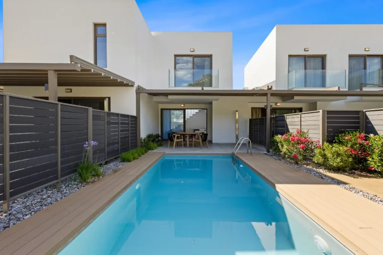Saronia Estate 3