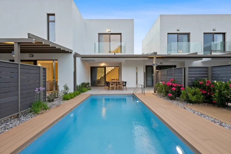 Saronia Estate 3