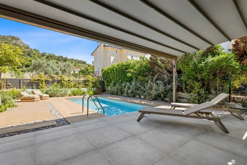Saronia Estate 4